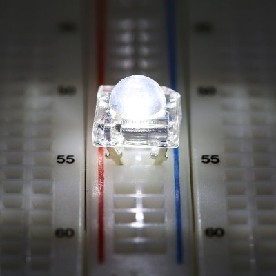 5mm Pure White High Flux LED - 6000K - 90 Degree Viewing Angle